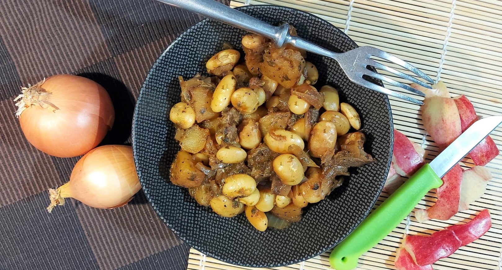 Fasola z jabłkiem i majerankiem