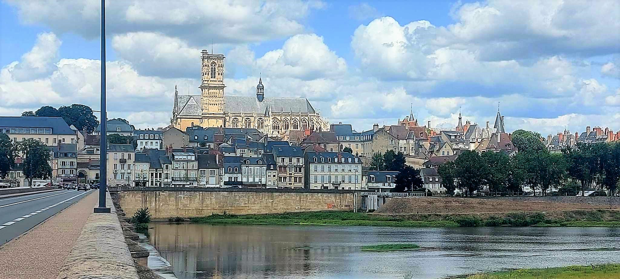 Nevers – miasto polskich Królowych